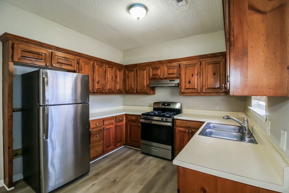 Building Photo - 120 Mann Blvd