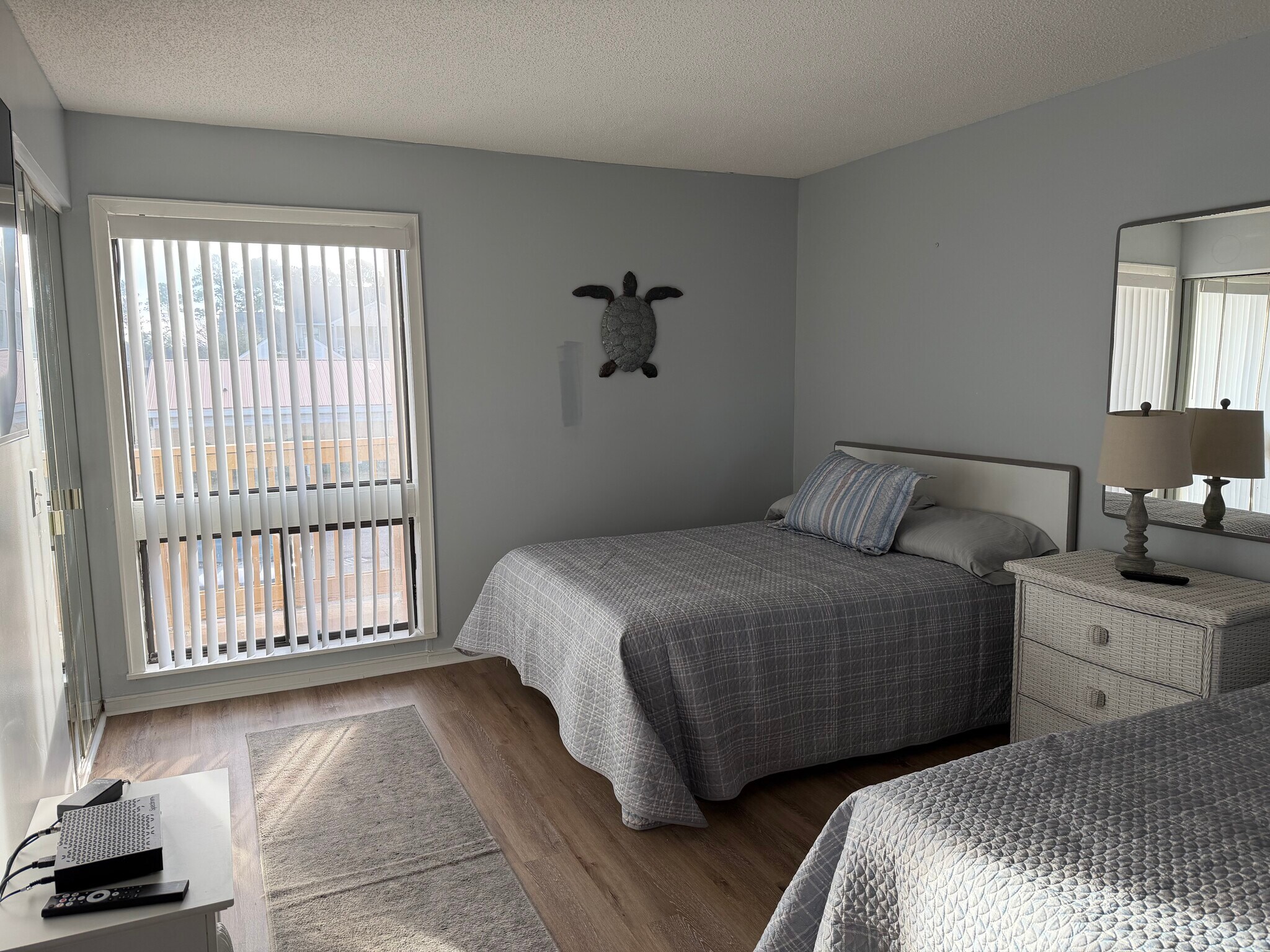 Building Photo - 1025 Plantation Dr W