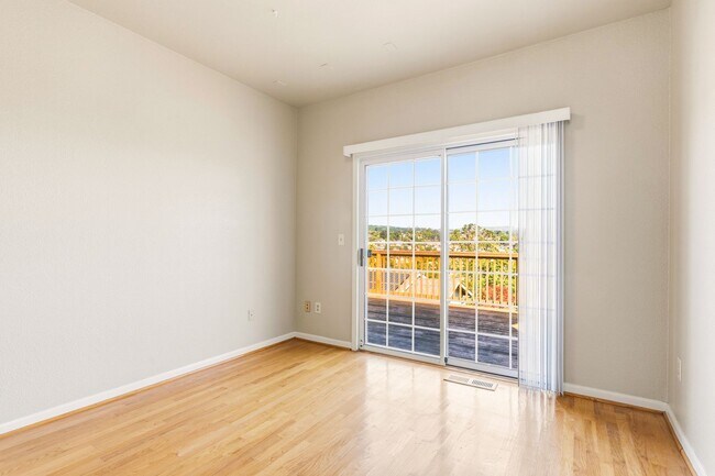 Building Photo - Expansive Valley Views & Private Living in Castro Valley - 4BD/3BA Exec Home