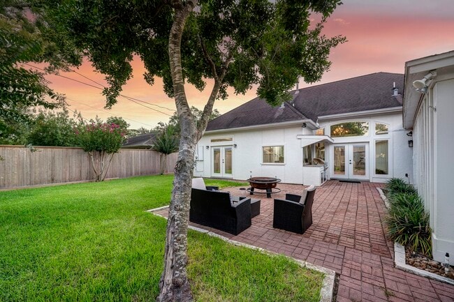 Building Photo - 1324 Bingle Rd