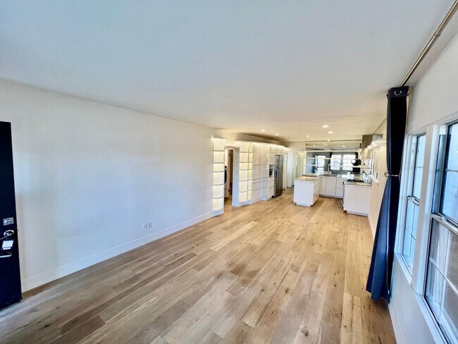 Building Photo - 1072F-A/B-PGPM-T/L-CS