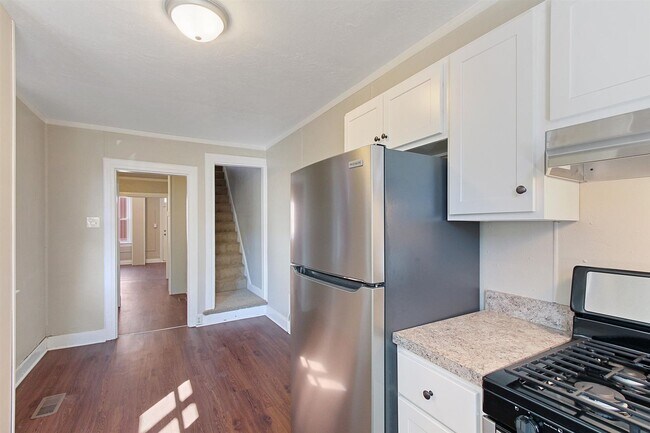 Building Photo - Charming 3 Bed, 1.5 Bath Home in York Pa!