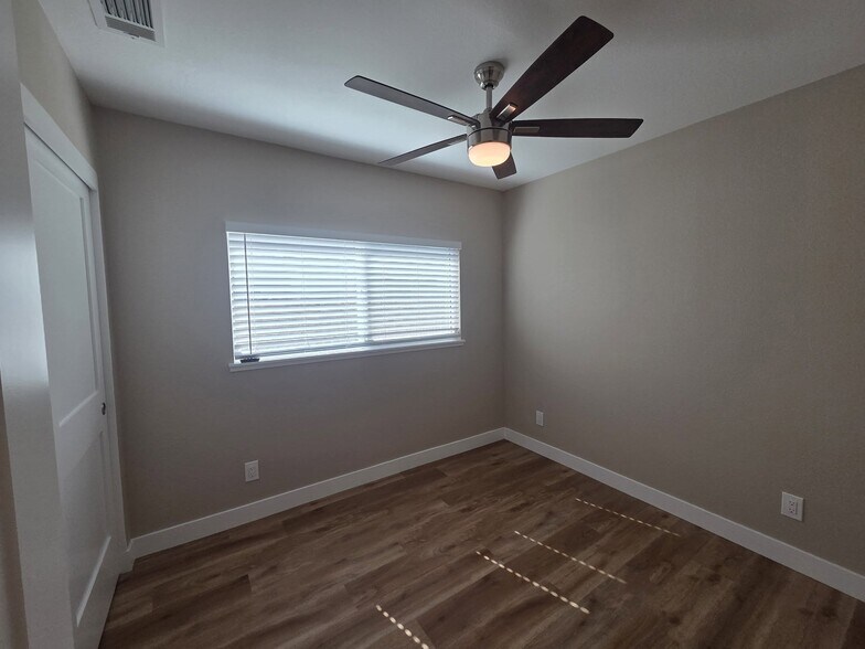 Building Photo - 1337 Cottonwood Dr