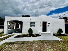 Building Photo - 1601 NW 50th St