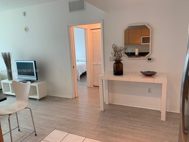 Building Photo - 951 Brickell Ave