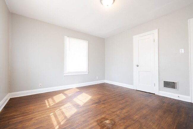 Building Photo - 618-620-620 Racine Ave