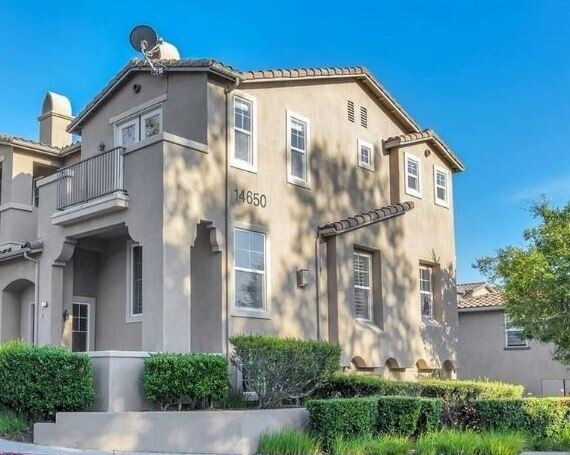 Building Photo - 14650 Via Fiesta