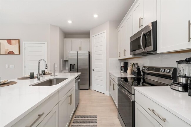 Building Photo - 7834 Spectrum Dr