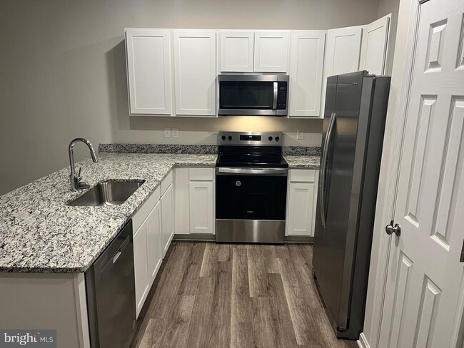 Building Photo - 224 Caterpillar Dr