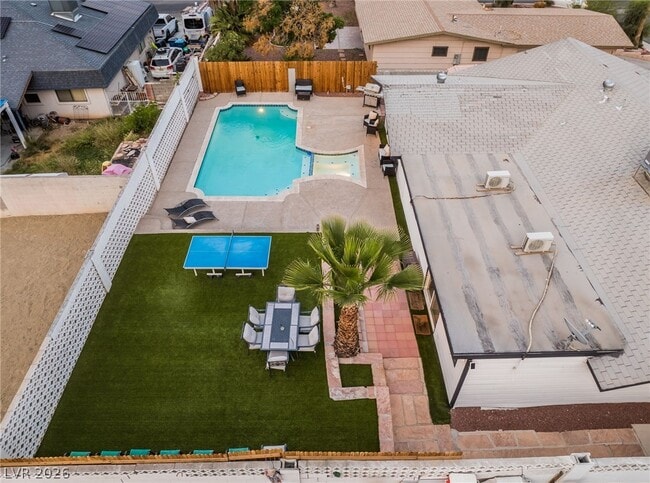 Building Photo - 3992 Chinchilla Ave