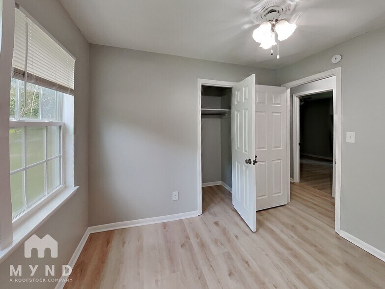 Building Photo - 5959 Shane Cir