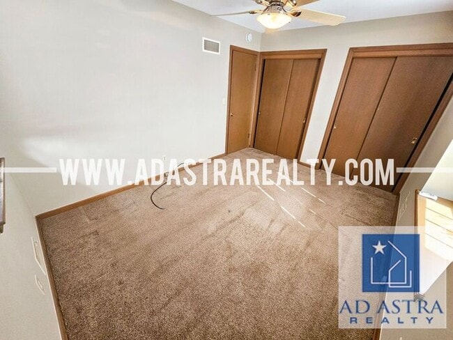 Building Photo - Spacious Duplex in Independence-Available ...