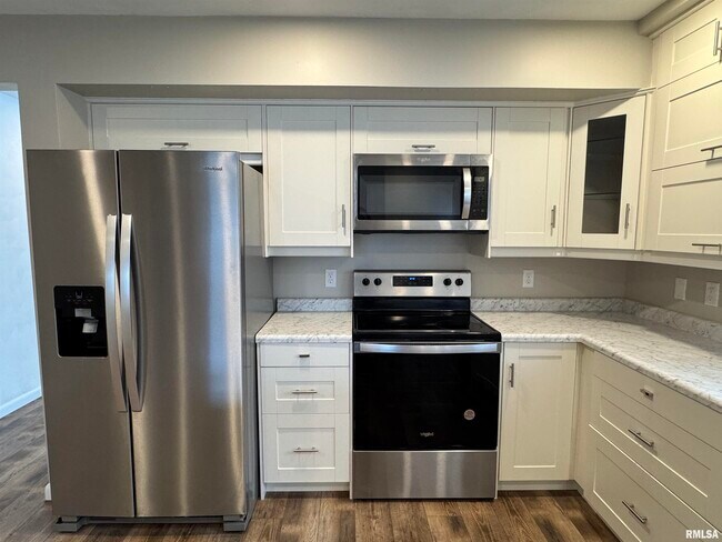 Building Photo - 3319 N Marquette St