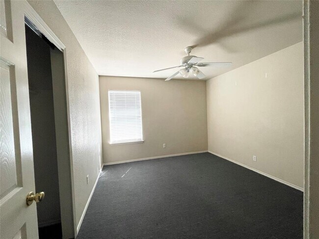 Building Photo - 1506 Amarylis Dr