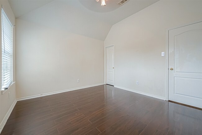 Building Photo - 2422 Leanett Way