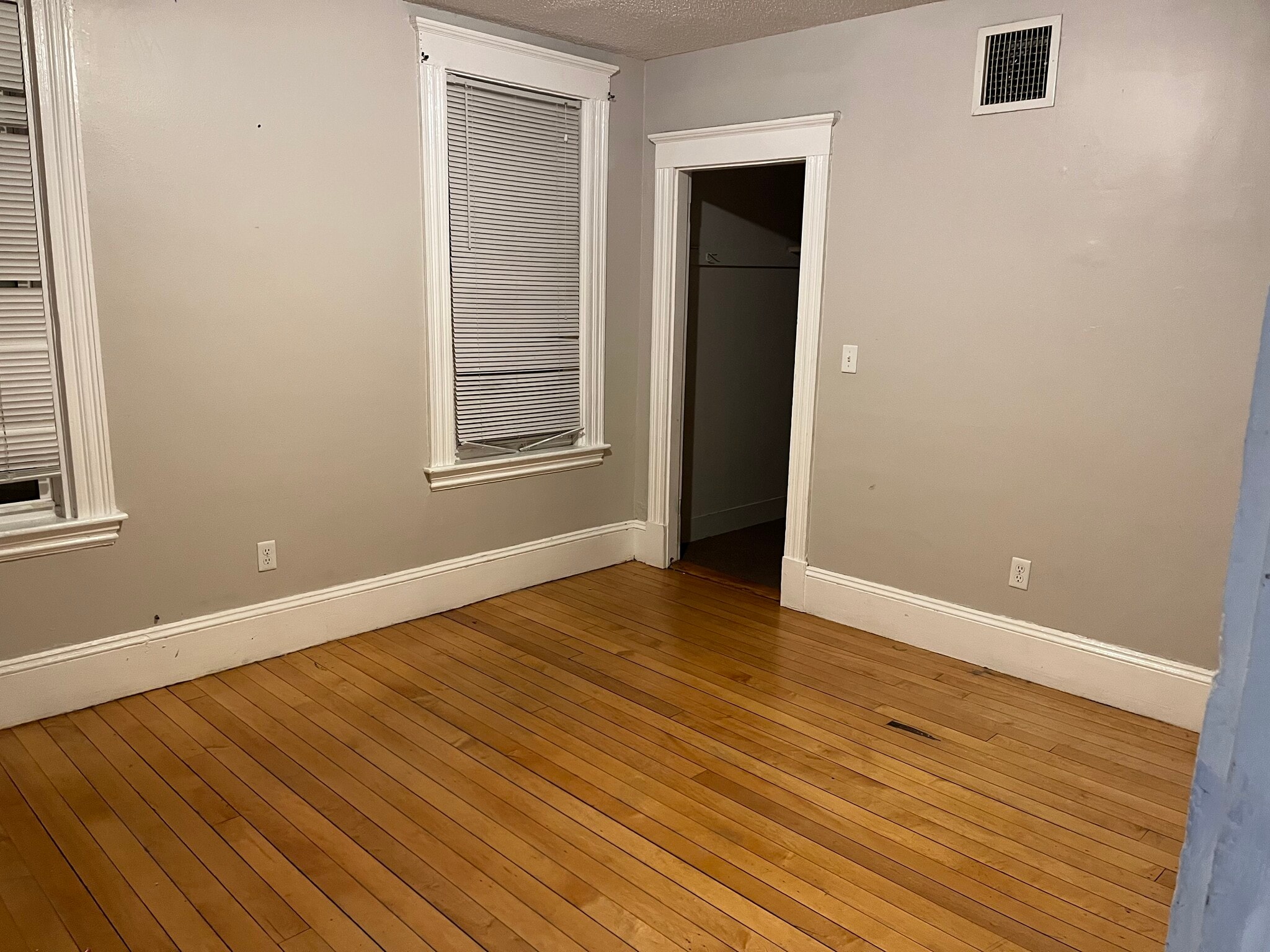 Building Photo - 109 Nilsson St