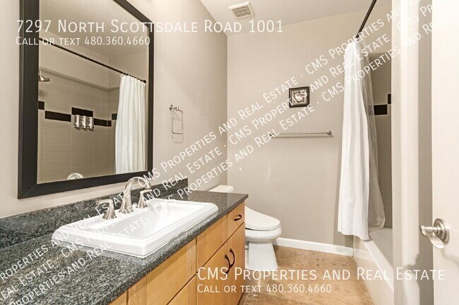 Building Photo - 7297 N Scottsdale Rd