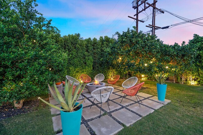 Building Photo - Stylish Fully Furnished Home in Palm Springs - Annual Lease