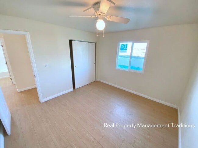 Building Photo - Updated Apt in Rosamond - Military Discount!