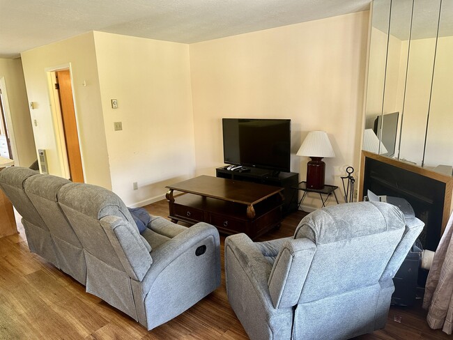 Building Photo - 3615 N Wolf Creek Dr
