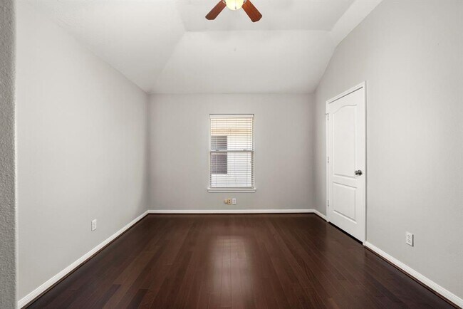 Building Photo - 538 Jay's Ln