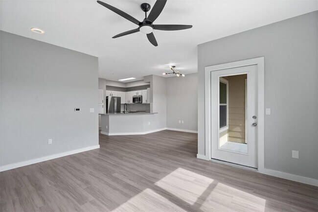 Building Photo - 2320 Gracy Farms Ln