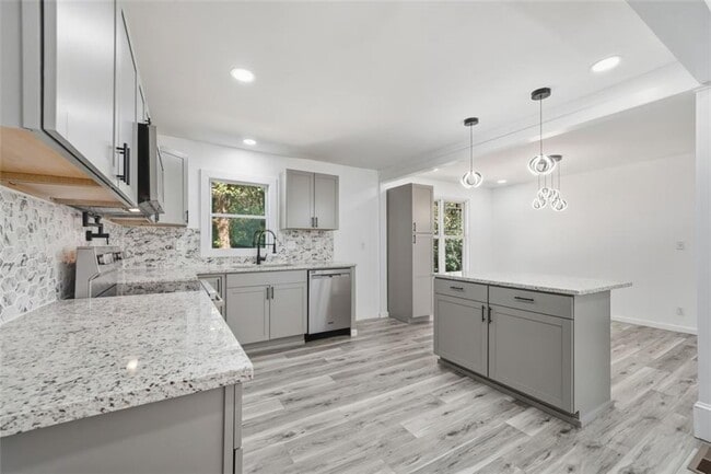 Building Photo - 3920 Wedgefield Cir