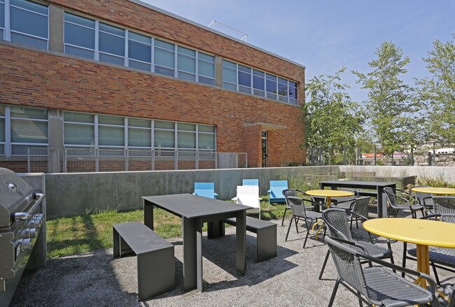 Building Photo - Interstate Flats