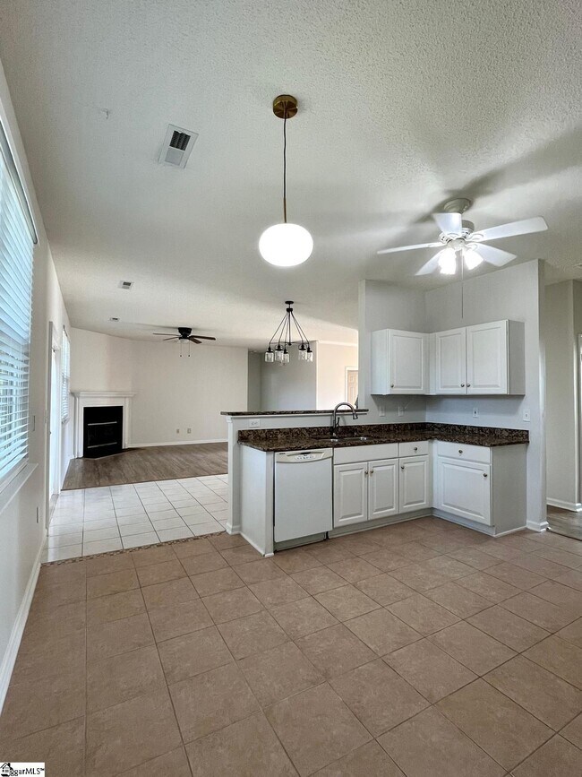 Building Photo - 16 Chablis Ct