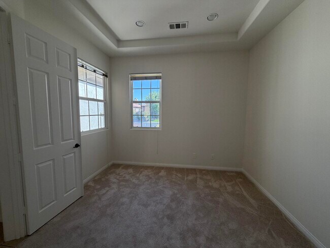Building Photo - 52345 Shining Star Ln