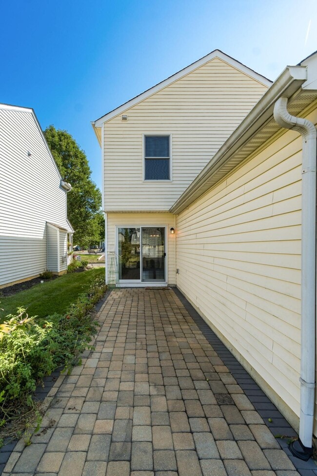 Building Photo - 1383 Pansy St