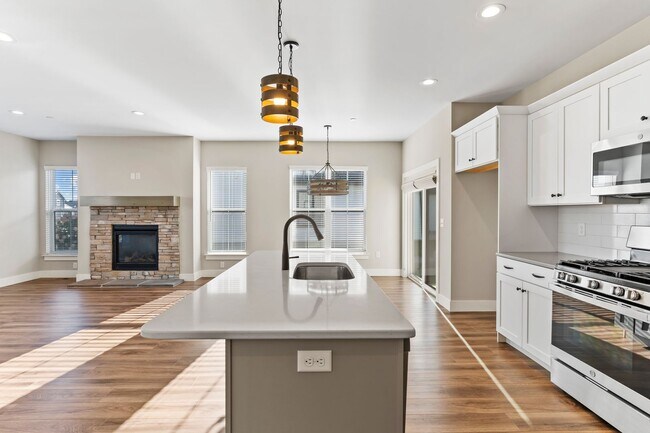 Building Photo - Stunning Single Family in Mechanicsburg