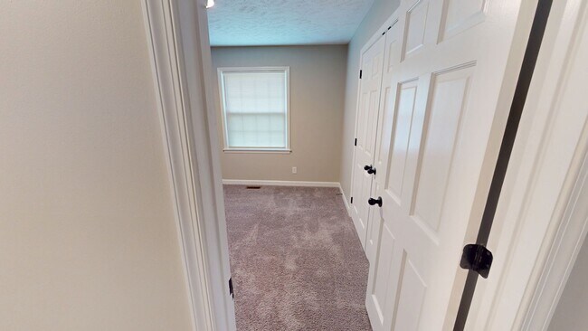 Building Photo - Remodeled 3 Bedroom Ranch with Fenced Backyard in Convenient Location