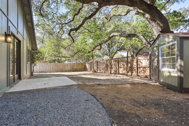Building Photo - 2510 Burly Oak Dr