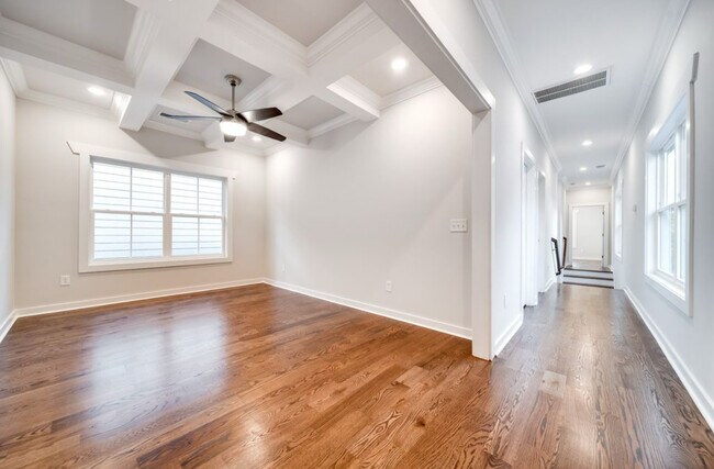Building Photo - 4010B Clifton Ave