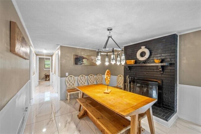 Building Photo - 6207 Moss Dr