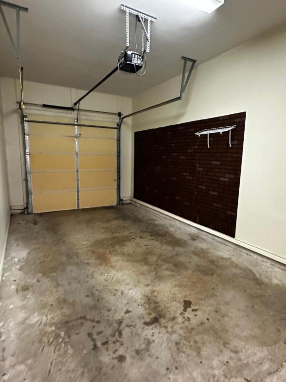 Building Photo - 3443 S Midtown Cir St