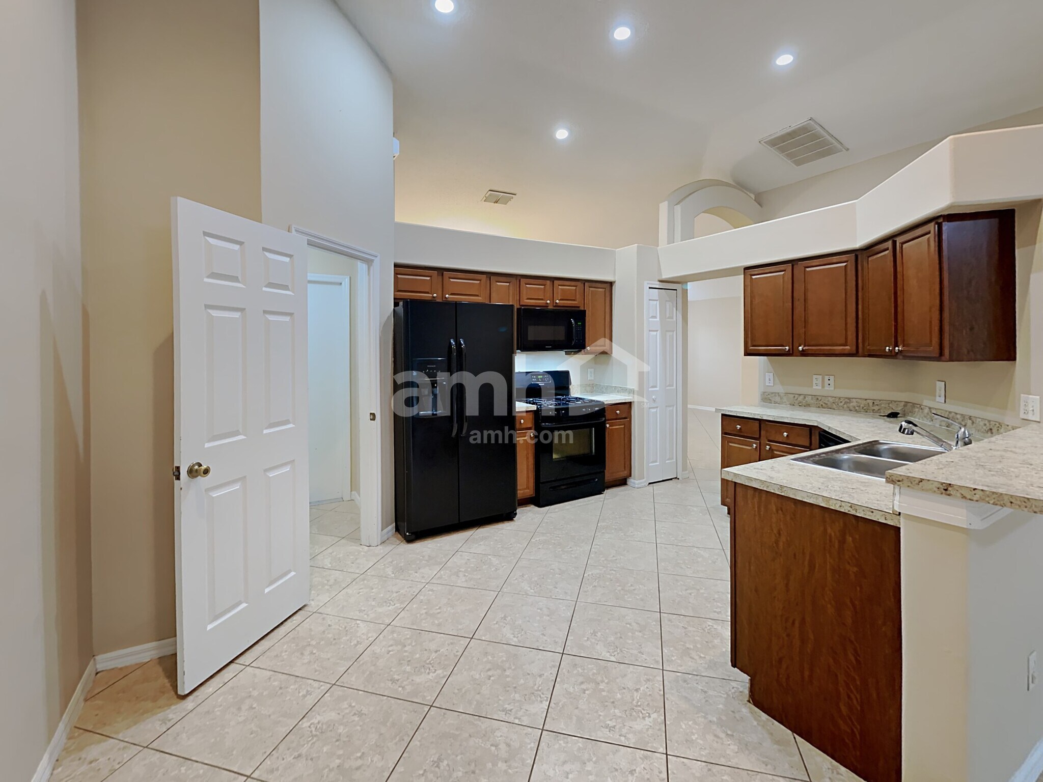 Building Photo - 28733 Midnight Star Loop