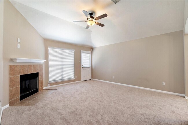 Building Photo - 2614 Maple Pl Ct