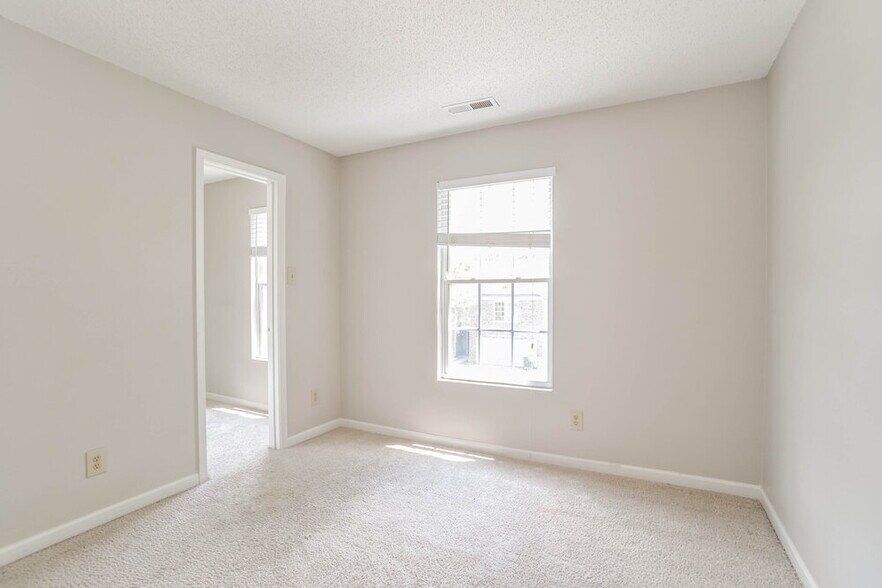 Building Photo - 7029 Maple Park Ln