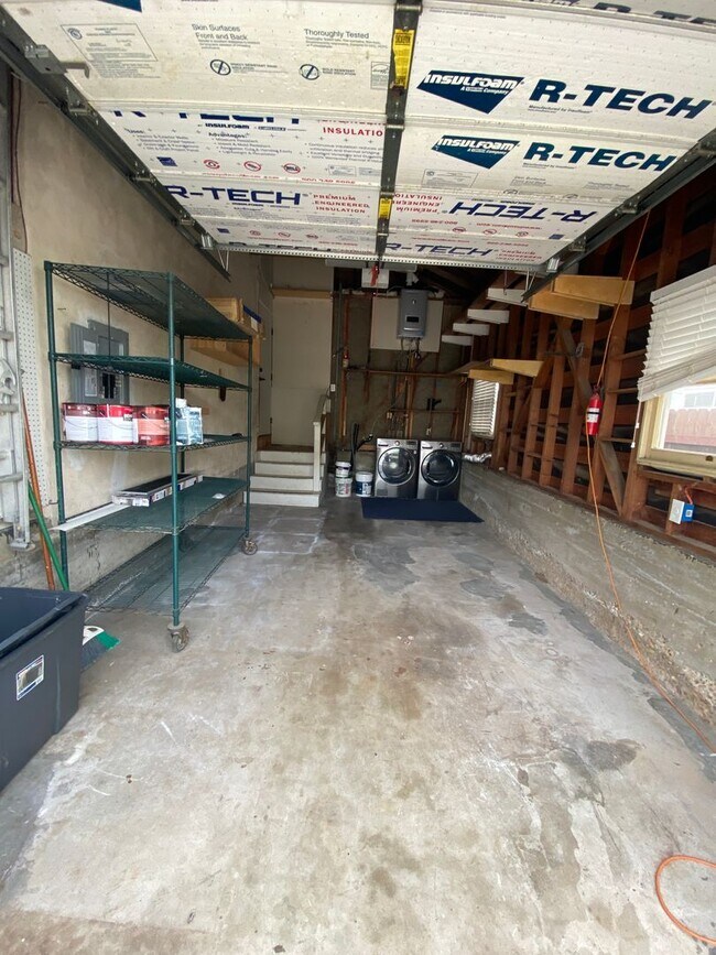 Building Photo - 4 Bedroom 3 Bath + Office / 5th Bedroom Ho...
