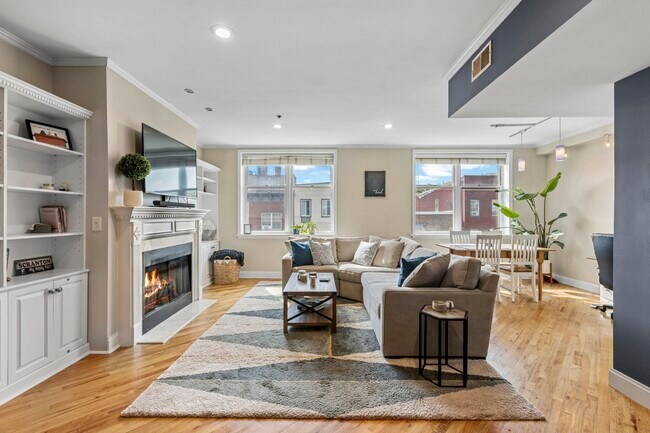 Primary Photo - 321 Monroe St