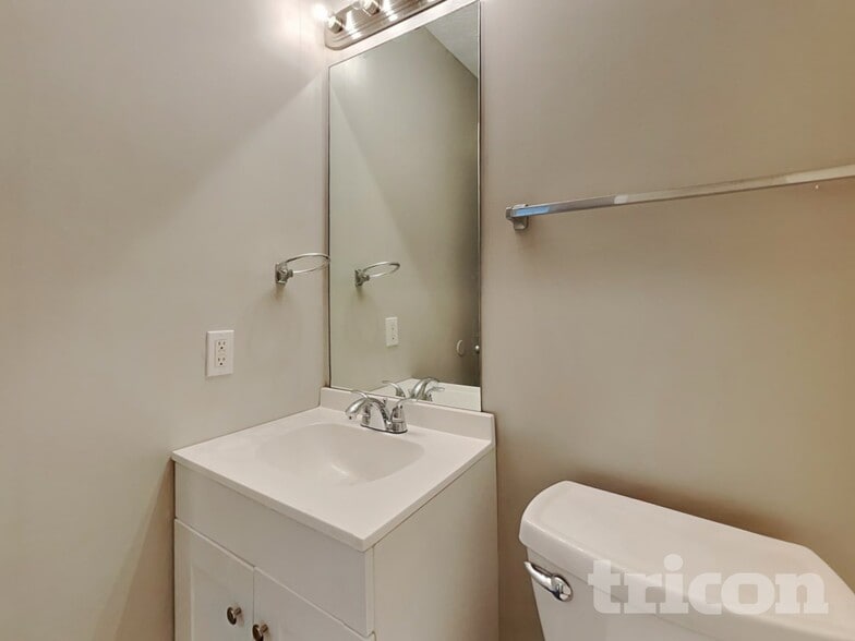 Building Photo - 564 Brewer Dr