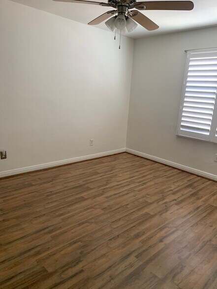 Building Photo - 2701 Truxtun Ave