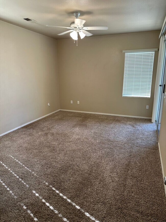 Building Photo - Price drop!!