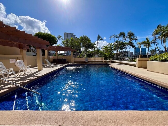 Building Photo - Punchbowl- Continental Plaza: Large 2BR, 2...