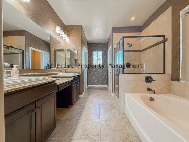 Building Photo - 7707 S 23rd Ln