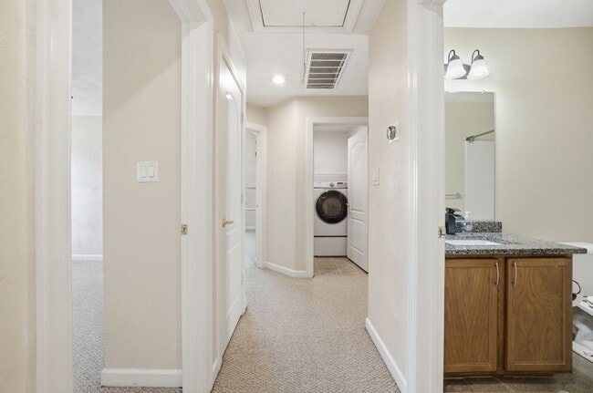 Building Photo - Quailshire Estates 4 Bed, 2.5 Bath Home in Chesapeake, VA