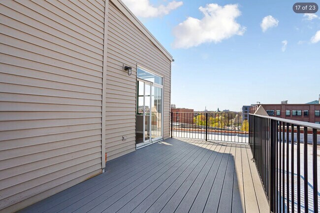 Building Photo - 17 N Loomis St