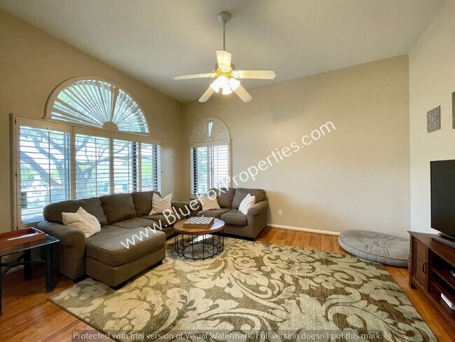 Building Photo - 5449 N Cres Ridge Dr